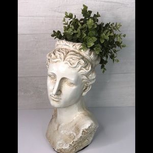 artemisa flower pot sculpture 14” L X 10” W